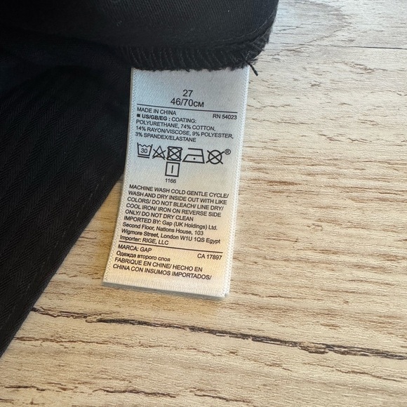 NWT GAP High Waist High Rise Polyurethane Coated Shorts in Black 27 - Picture 11 of 11